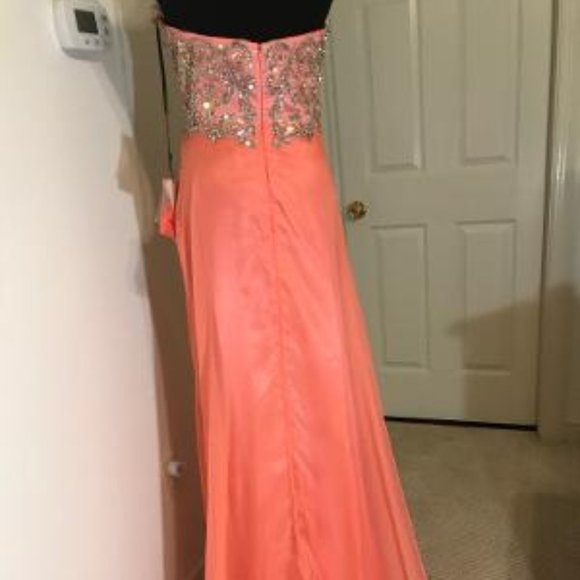 ALYCE - FORMAL/PROM - Picture 6 of 7